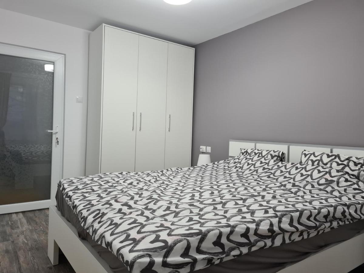 Apartament Terra ทาร์โกวิชเต ภายนอก รูปภาพ